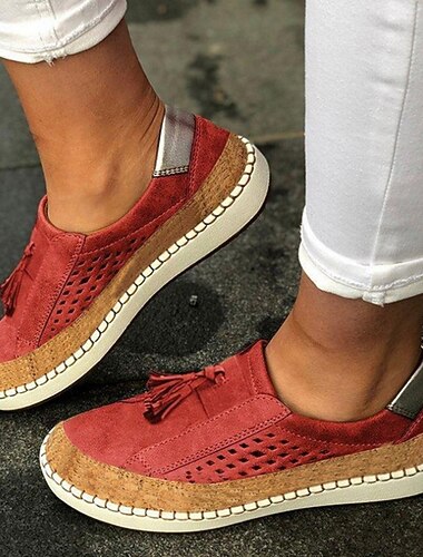  tênis casual feminino com borla vermelha, malha respirável e detalhes de cortiça para conforto diário