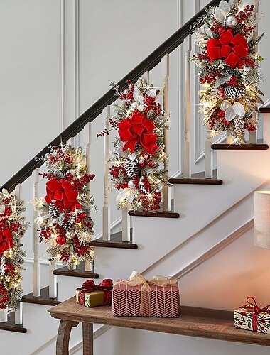  Weihnachtsdekorationen Weihnachtskränze Weihnachtsgirlanden mit Lichtern schnurlose vorbeleuchtete Treppe Treppe Treppenhaus Fenster Wanddekoration Tropfenbesatz Kranz Rattan Einkaufszentrum Hotel im Freien