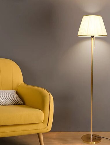  moderne vloerlamp voor woonkamer, in hoogte verstelbare staande lamp met messing voet, goudmessing hoge paallamp met witte linnen kap om te lezen, slaapkamer, trekkettingschakelaar, inclusief lamp