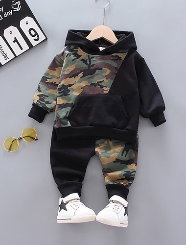  2 pezzi Bambino (1-4 anni) Da ragazzo Felpa con cappuccio e pantaloni Vestito Cartoni animati Camouflage Manica lunga Impostare Informale Attivo Adorabile Inverno Autunno 3-7 anni Verde Nero