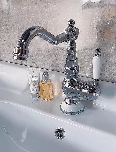  Mono-Waschbecken-Mischbatterie Messing, an Deck montierte Einhebel-Waschtischarmaturen mit Keramikgriff, Einloch-Kalt- und Warmwasser-Schlaucharmaturen