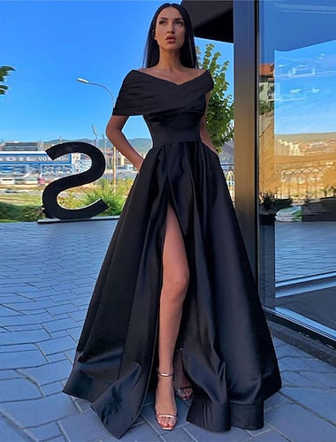  שמלות נשף א-ליין שמלה שחורה מסיבת חתונה רשמית מסיבת חתונה באורך הרצפה שרוול קצר מכתף סאטן עם שסע מחורץ 2024