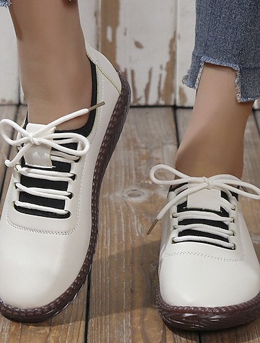  Női Lapos Félcipők Kézzel készített cipők Kényelmes cipők Szabadtéri Napi Tömör szín Lapos Kerek orrú Szüret Alkalmi minimalizmus Mikroszálas Fűzős Fekete Fehér