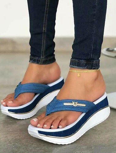  sandales compensées en denim pour femmes – tenue de plage décontractée et élégante avec semelle confortable et accent métallique