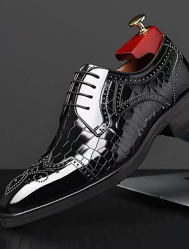  bordeauxfarvet lak oxford-sko til mænd med brogue-detaljer og krokodillemønster - elegante snøresko til formelle lejligheder