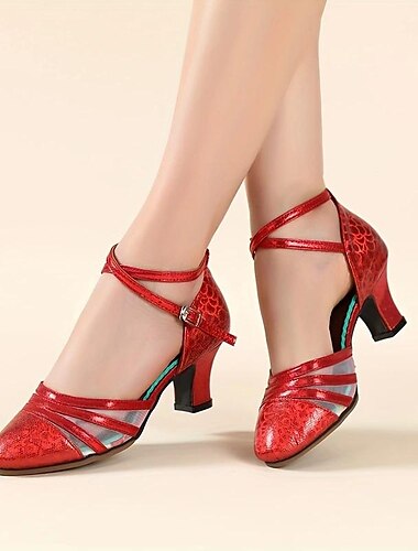  Chaussures de danse latine rouges pour femmes – talons en similicuir brillant avec empiècements en maille et brides à la cheville pour la danse de salon, la salsa et la performance