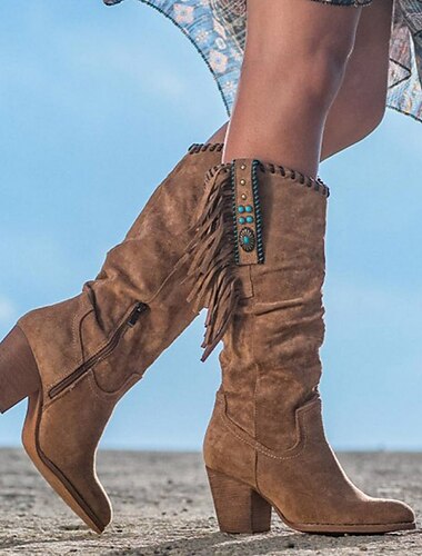  damstövlar i retro westernstil med fransar i mocka - bruna klackstövlar med mitten av vaden för casual och boho outfits