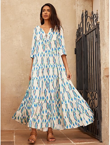  Maxikleid aus Satin mit geometrischem V-Ausschnitt