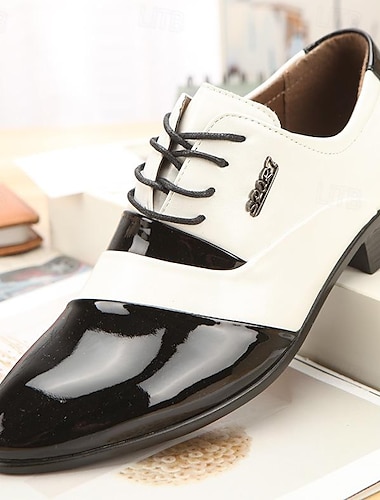  Miesten Oxford-kengät Derby-kengät Juhlakengät Liiketoiminta Brittiläinen herrasmies Häät Juhlat PU Nauhat Musta ja valkoinen Kevät Syksy