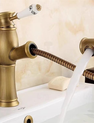  バスルームのシンクの蛇口 - 引出式 アンティーク真鍮 センターセット シングルハンドルつの穴Bath Taps