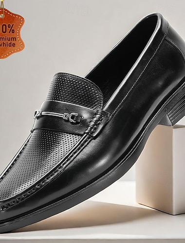  klassiska loafers för män i svart perforerat läder i metall