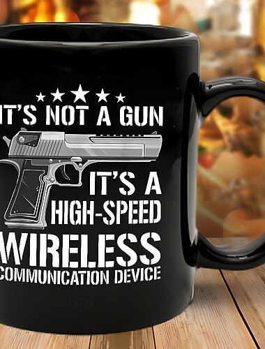  není to zbraň, je to hrnek s vysokorychlostním bezdrátovým komunikačním zařízením - zábavný šálek kávy pro technologické nadšence a milovníky gadgetů