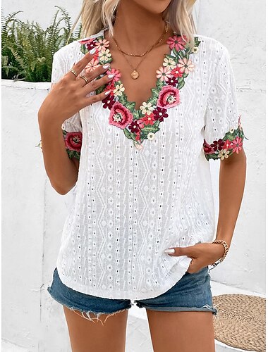  Blouses en dentelle élégante blanches pour femmes blouse en œillet broderie florale décolleté en V à manches mi-longues blanche été décontractée en plein air vêtements quotidiens romantiques petites