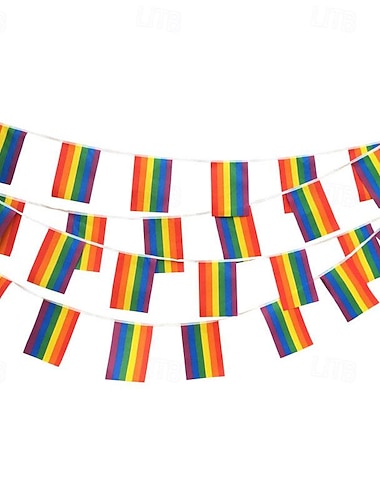  فخر LGBT العلم البريطاني علم قوس قزح علم سباق متقلب علم يوم الاستقلال الأوروبي علم قوس قزح