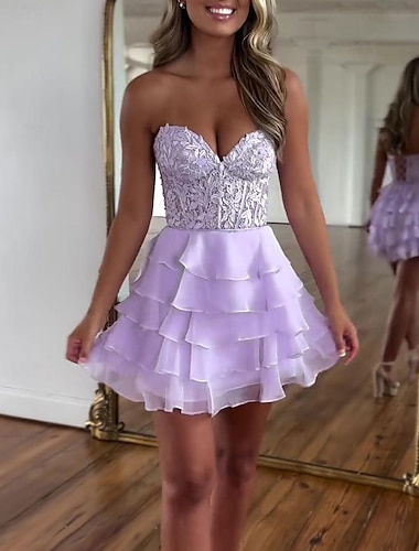  A-Linie Homecoming Kleider Korsetts Kleid Feiertag Abschlussklasse Kurz/Mini Ärmellos Strapless Spitze mit Applikationen 2025