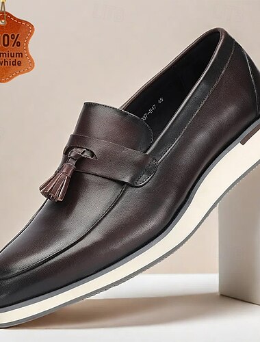  mocassins pour hommes en cuir de vachette avec pompon et semelle blanche pour une tenue élégante et décontractée