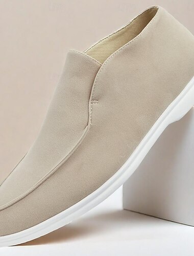  beige slip-on mocka loafers för män med vit sula för vardagskläder