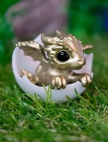  dragon nouveau-né dans une figurine d'œuf - décor fantastique en résine pour le bureau, la maison et les collectionneurs - la sculpture de créature mythique ajoute un charme fantaisiste