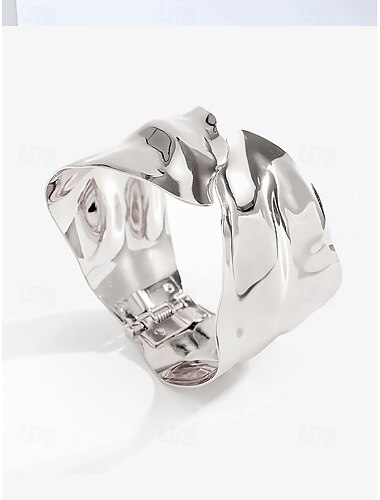  Gold Plated Iron Wavy Cuff Bracelet – Bold and Elegant Statement Jewelry for Women