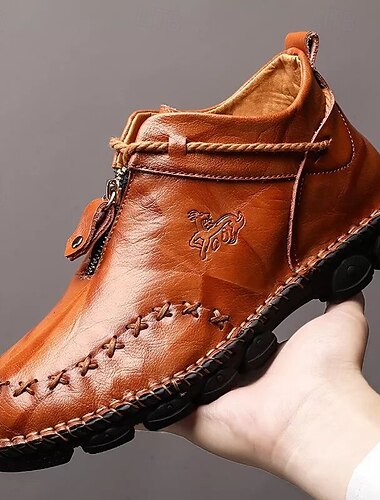  bottes décontractées en cuir marron pour hommes avec coutures artisanales et semelle confortable pour un usage quotidien et extérieur