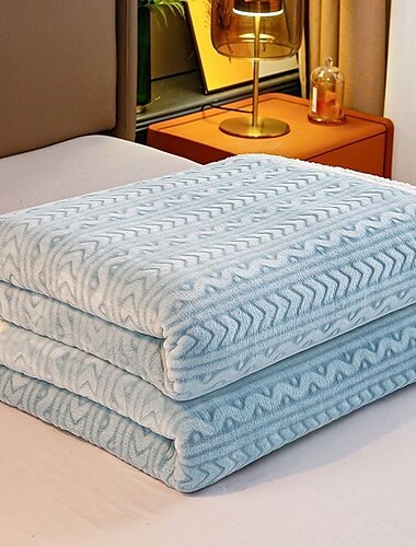  Überwurfdecke aus Korallenfleece, ultraweich und gemütlich für außergewöhnlichen Komfort, hergestellt aus hochwertigem Korallenfleece für ein plüschiges, warmes Gefühl, ideal zum Kuscheln und Entspannen.
