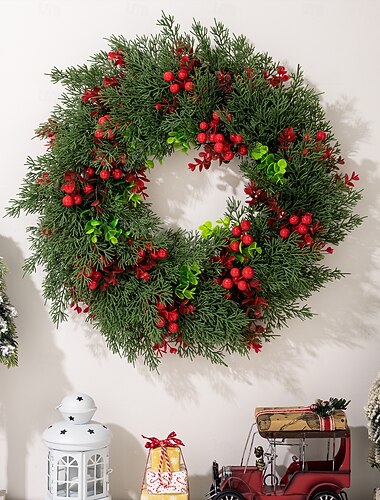  julekrans til inngangsdør utendørsdør vinterkrans, 50x50cm sedertreblader og røde bær juledekorasjon, ferieoppheng for veranda og hageinnredning