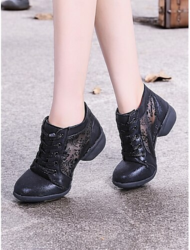  silberne Tanzschuhe zum Schnüren für Damen mit floralen Mesh-Einsätzen und weicher Sohle, ideal für Gesellschaftstanz, lateinamerikanischen Tanz und Jazztanz