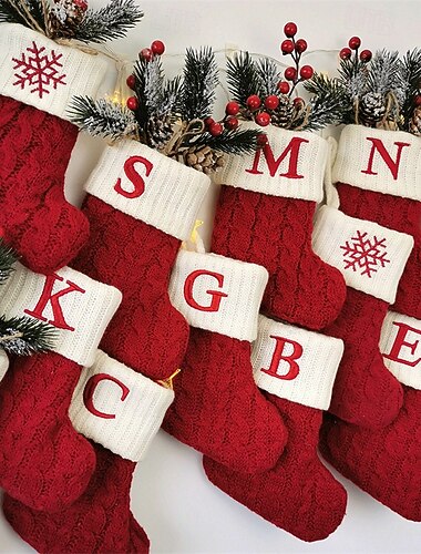  ornements de bas de Noël personnalisés, décoration de Noël personnalisée avec lettres, chaussettes tricotées avec lettres mignonnes pour décoration créative à suspendre au sapin de Noël