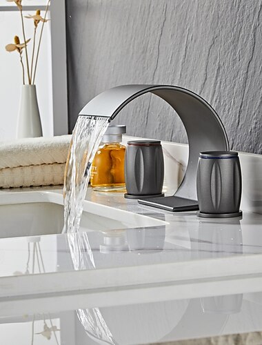  Bathroom Sink Faucet - Waterfall Chrome / Oil-rubbed Bronze / Nickel Brushed Widespread Two Handles Three HolesBath Taps