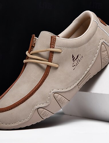  grønne uformelle loafers i imitert skinn med brune detaljer og håndsydde detaljer – lette slip-on mokkasinsko for utendørs og hverdagsbruk