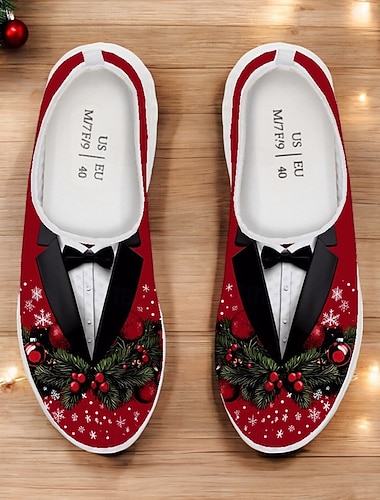  お祝いのプリントが施されたメンズのクリスマスタキシードスリッポンシューズ - パーティーやお祝いにぴったりの快適で軽量なホリデーローファー