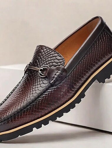  Herren-Loafer aus Schlangenleder mit Metallbesatz - hochwertige Rindslederschuhe für formelle und legere Anlässe