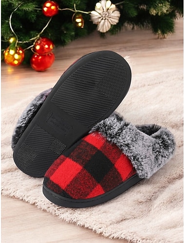 כפכפים משובצים נעימים לנשים - נעלי בית בצבע אדום ושחור באפלו עם צווארון פרווה מלאכותית לנוחות חורף   כפכפים משובצים נעימים לנשים - נעלי בית בצבע אדום ושחור באפלו עם צווארון פרווה מלאכותית לנוחות חורף