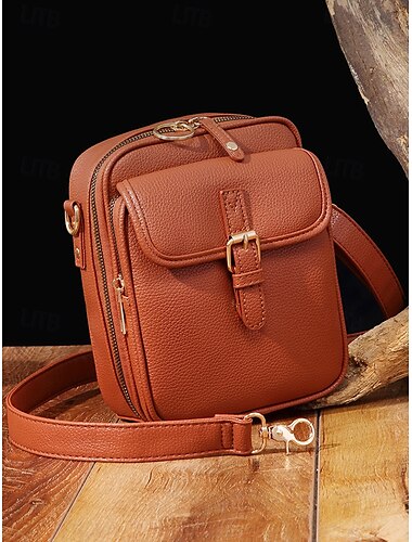  női vintage barna műbőr crossbody táska elülső csatrészlettel – kompakt és stílusos kialakítás