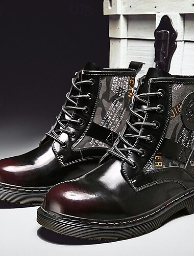  Herren-Springerstiefel aus Lack-Kunstleder - Schnürdesign im Militärstil mit Camouflage-Details, robuste Sohle für Outdoor- und Freizeitkleidung