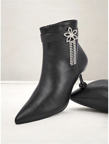  Schwarze Damen Stiefeletten aus Kunstleder mit Strass-Blumendekor und Kitten Heels – elegantes Schuhwerk für Abendveranstaltungen
