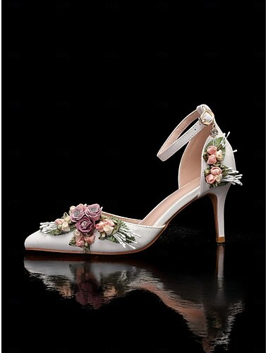  weiße Hochzeitsschuhe mit Blumenverzierungen für Damen – elegantes Design mit spitzer Spitze, Fesselriemchen und Stilettoabsatz, perfekt für Brautpartys und besondere Anlässe