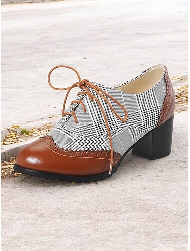  dámské černo-bílé kostkované šněrovací oxfordky s brogue detaily a blokovými podpatky – elegantní obuv inspirovaná vintage stylem pro práci i ležérní outfity
