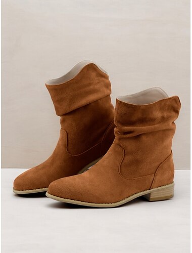  Beigefarbene Slouchy-Stiefeletten aus Wildleder für Damen – lässige und bequeme Stiefeletten im Westernstil mit niedrigem Absatz