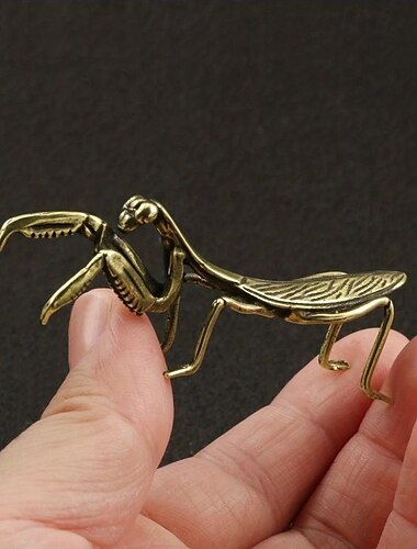  messing metalen bidsprinkhaan ambachtelijk beeld - ingewikkeld ontworpen traditioneel insectenbeeldje voor bureaudecoratie - grillige theehuisdiergenoot, elegante kamerdecoratie en unieke