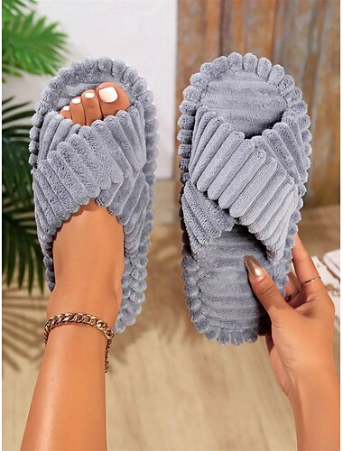  Flauschige weiße Criss-Cross-Hausschuhe für Damen – gemütliche, plüschige Slipper mit offenen Zehen für Komfort und Entspannung im Haus