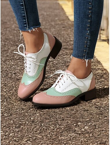  pastellblaue und gelbe Oxford-Schnürschuhe für Damen mit Brogue-Details – stilvolles Schuhwerk im Retro-Stil für legere Ausflüge