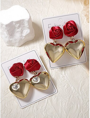  Boucles d'oreilles pendantes romantiques en forme de rose et de cœur pour femmes, fleur en satin rouge avec motif en cœur doré, bijoux tendance pour mariages, cadeau de Saint-Valentin et occasions spéciales