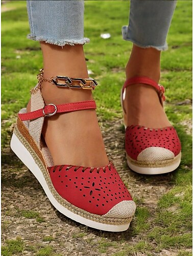  Rote Keilsandalen aus Kunstleder für Damen mit perforiertem Design und Knöchelriemen, leichte Sommerschuhe für die Freizeit und Veranstaltungen im Freien