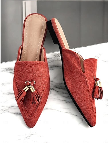  eleganti mocassini da donna in pelle scamosciata color cammello con dettaglio nappa | perfetti per occasioni casual ed eleganti