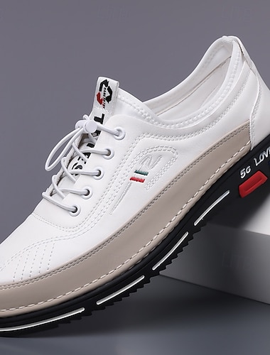  حذاء كاجوال أنيق للرجال من الجلد الصناعي باللون البني مع تفاصيل متباينة باللون الأسود، وملاءمة مريحة ونعل متين، مثالي للارتداء اليومي والمناسبات غير الرسمية الأنيقة