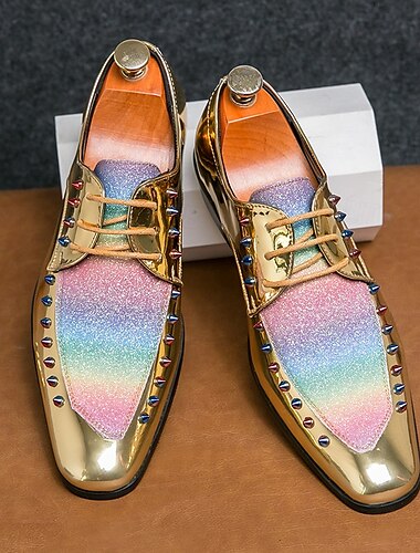  Oxford-Schuhe für Herren aus goldmetallicfarbenem Kunstleder mit Regenbogenglitzer und Nietendetails – Statement-Schuhwerk für Partys, Hochzeiten und besondere Anlässe
