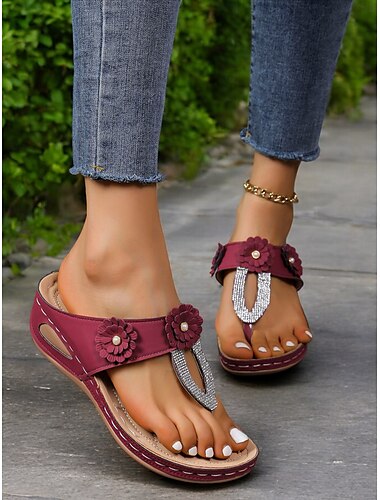  Burgunderfarbene T-Riemchensandalen für Damen mit Blumenverzierung und Strass-Akzenten – bequeme Sommerschuhe für Freizeit- und Strandausflüge