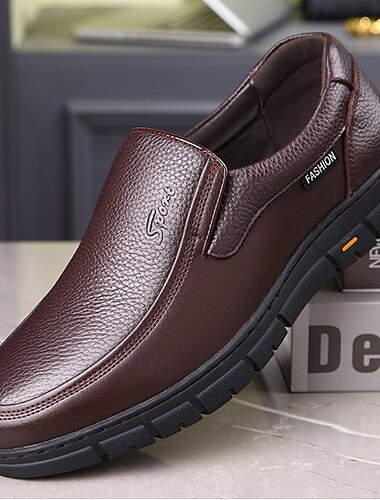  Braune Slipper für Herren mit strukturiertem Obermaterial aus Kunstleder und rutschfester Sohle – bequeme Freizeitschuhe für die Arbeit und den Alltag