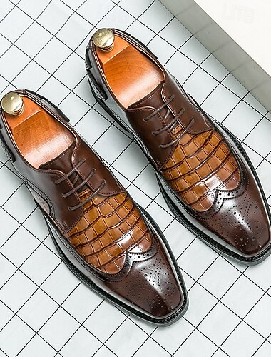  braune Oxford-Schuhe aus Kunstleder für Herren mit Krokodilmuster und Brogue-Details – elegante Abendschuhe für formelle Anlässe und das Büro